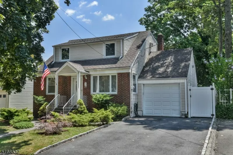 106 Oak Grove Ave, Hasbrouck Heights Boro, NJ 07604