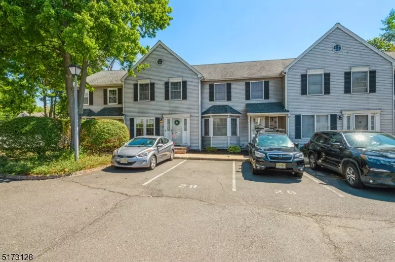 Bound Brook Boro, NJ 08805,28 Village Ct