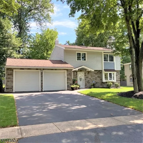 5 Timan Pl, Piscataway Twp., NJ 08854