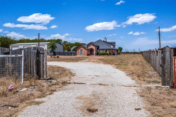 11260 Old Stoney Road, Ponder, TX 76259