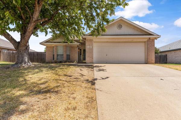 1025 Miles Avenue, Burleson, TX 76028