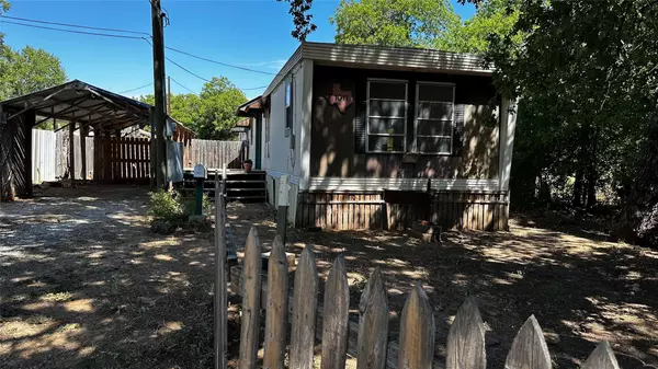 1011 Melwood Avenue, Brownwood, TX 76801