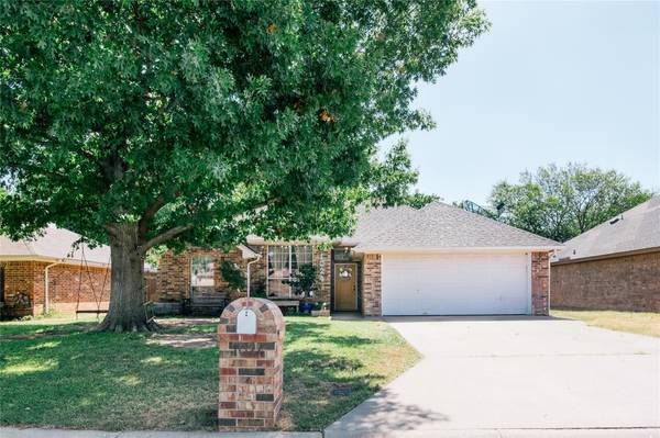 1024 Bayfield Drive,  Denton,  TX 76209