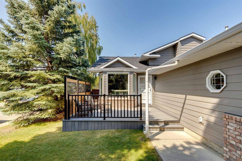 Calgary, AB T2X 3H9,109 Sunlake CIR SE