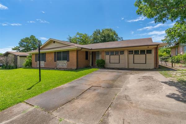 5217 Hilltop Drive, Greenville, TX 75402