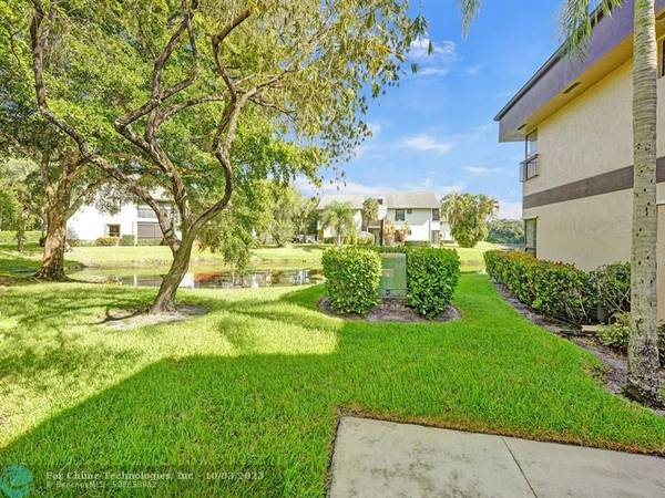 Coconut Creek, FL 33066,2645 N Carambola Cir  #1731