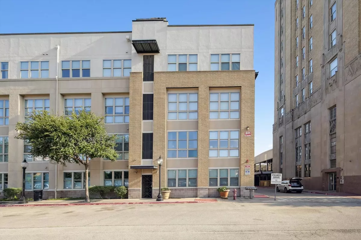 Fort Worth, TX 76102,201 W Lancaster Avenue #104