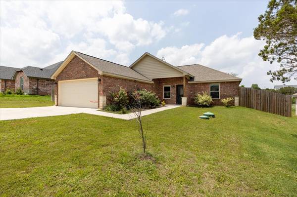 2126 Christine Drive, Granbury, TX 76048