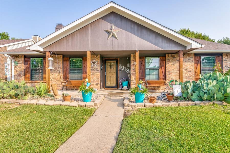 8913 Davis Street, Rowlett, TX 75088