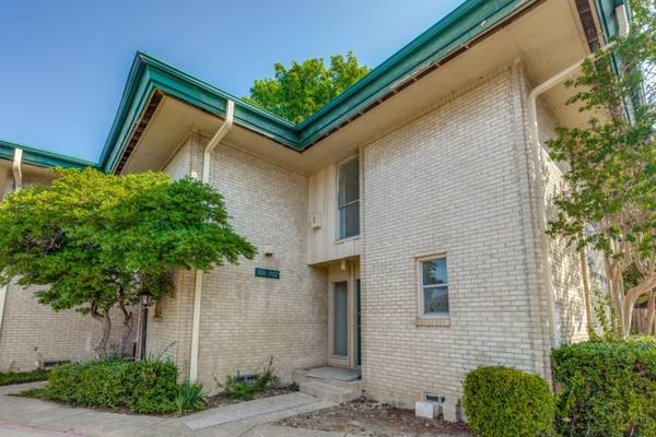 926 S Weatherred Drive #11B, Richardson, TX 75080