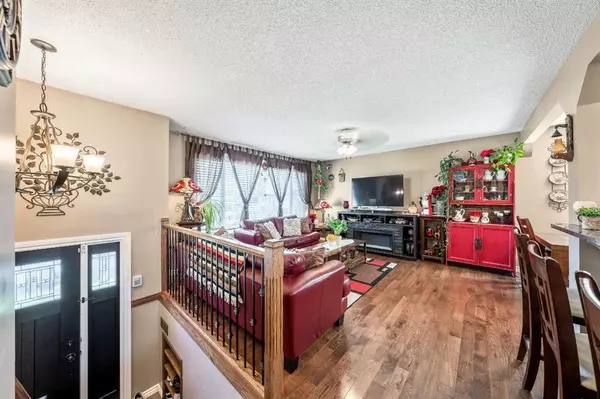 Calgary, AB T3K 1M1,131 Bedwood Bay NE