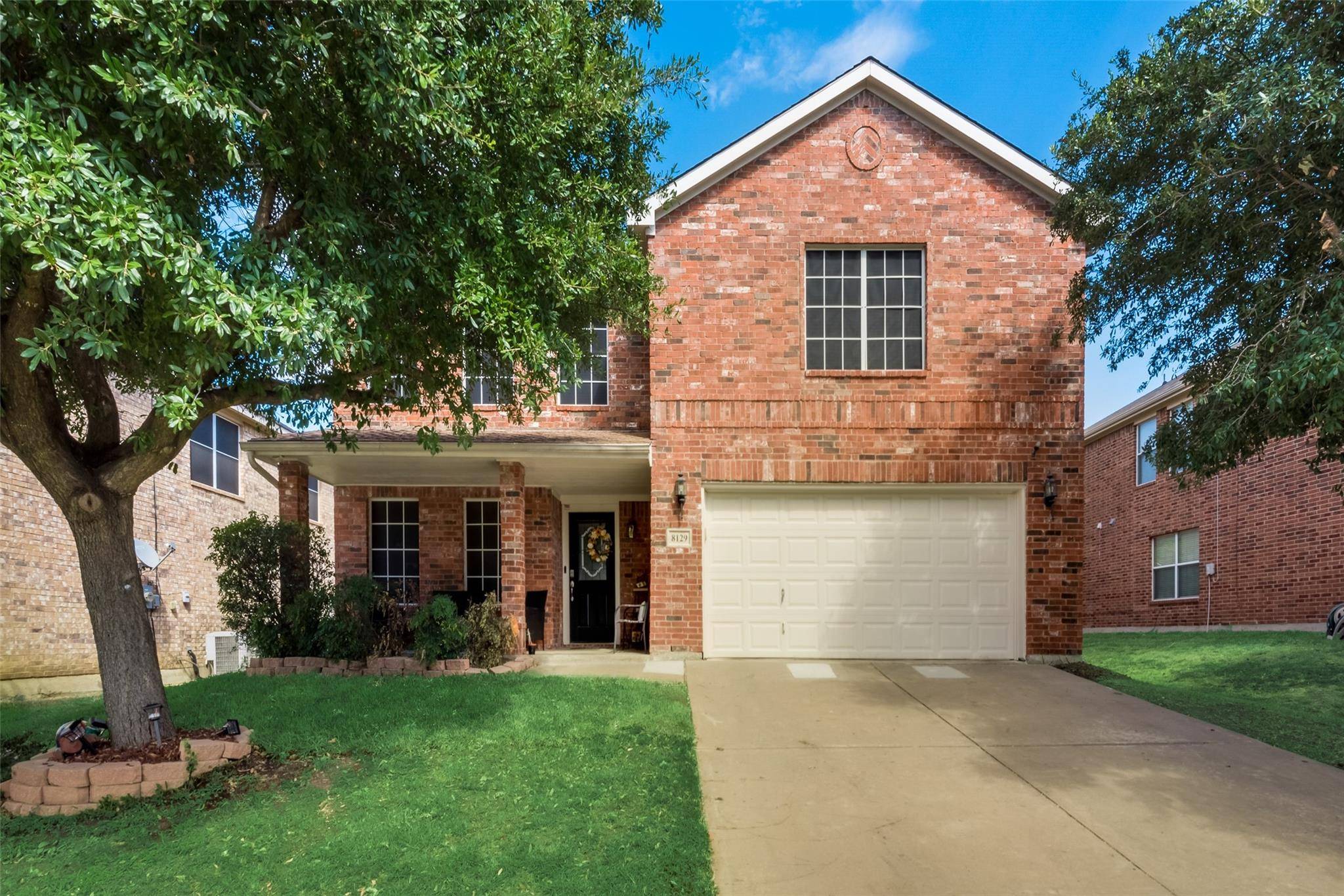 8129 Colwick Lane, Arlington, TX 76002