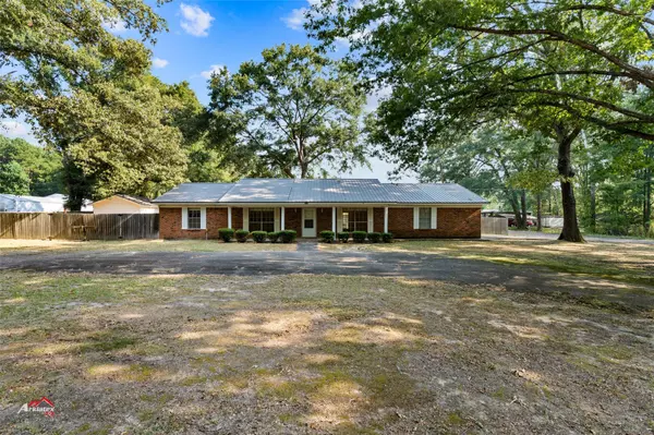 240 McDowell, Doyline, LA 71023