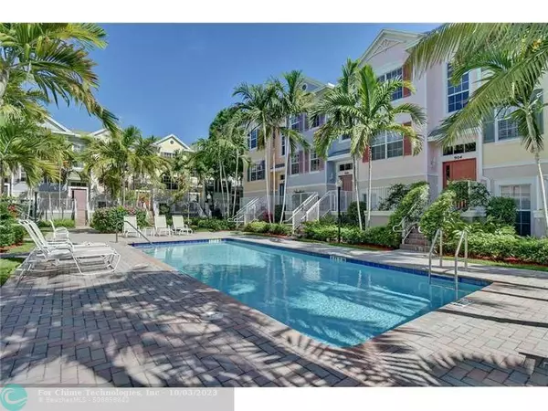 Wilton Manors, FL 33334,902 Duval Pl  #902