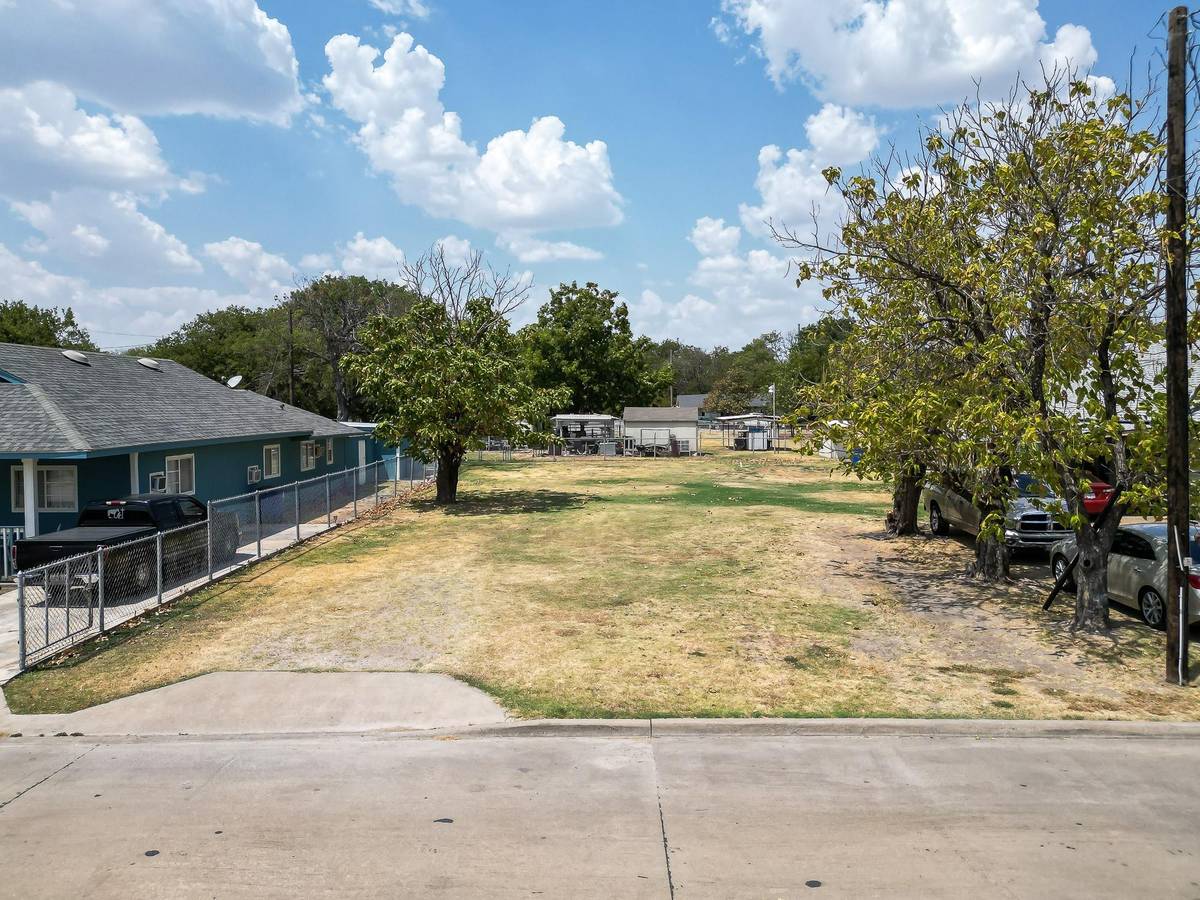 Ennis, TX 75119,304 Avenue D