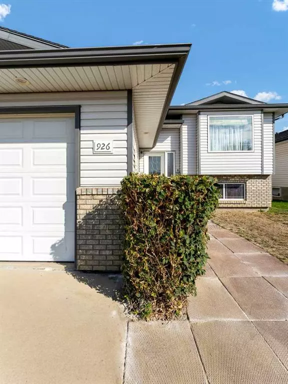 Redcliff, AB T0J2P0,926 Kipling CRES SW