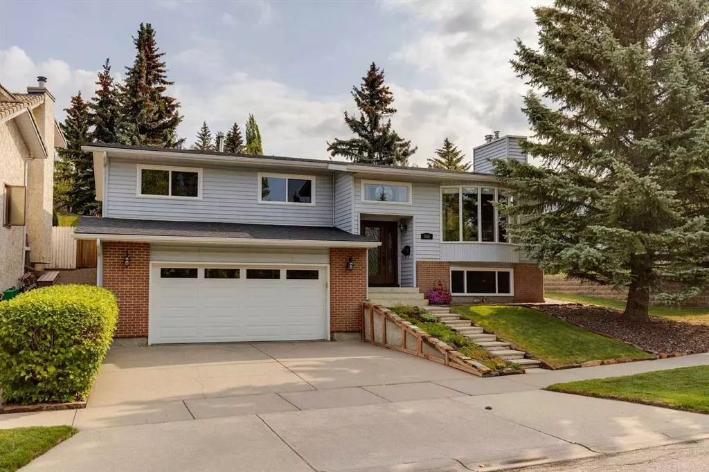 Calgary, AB T3G 3E2,152 Hawksbrow DR NW