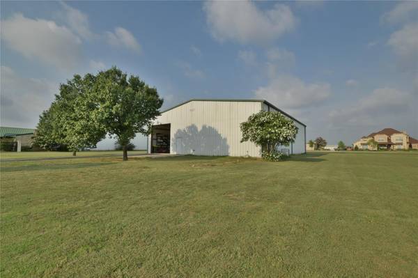 15827 Guy James Road,  Justin,  TX 76247