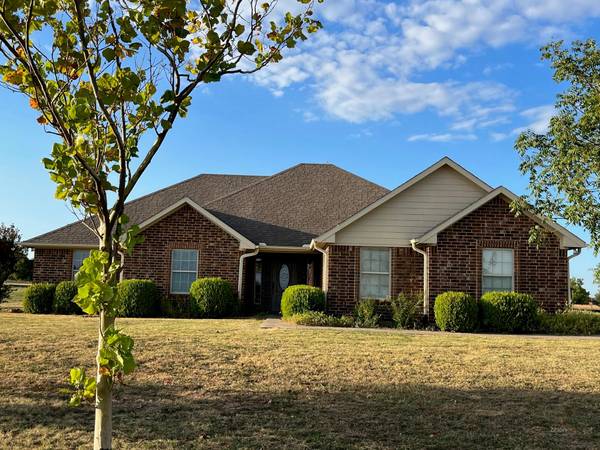 109 Tiger Lane, Trenton, TX 75490