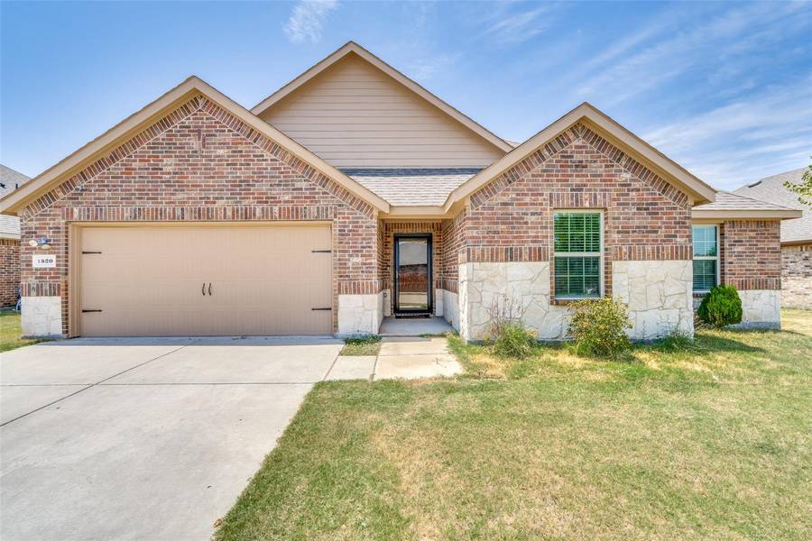 1520 Woodlake Drive, Waxahachie, TX 75165