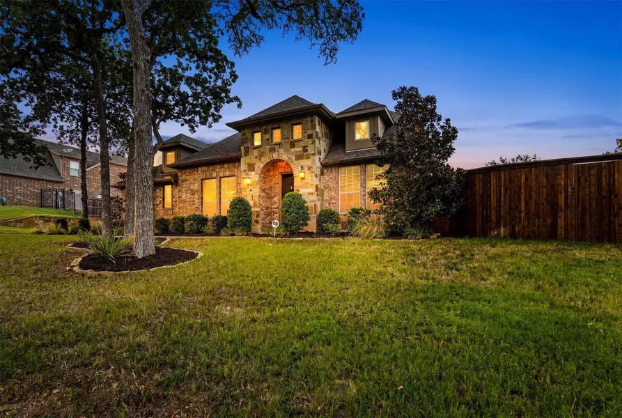 908 Crown Court, Burleson, TX 76028