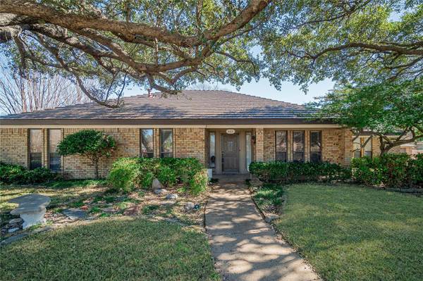 502 Wake Forest Drive, Richardson, TX 75081