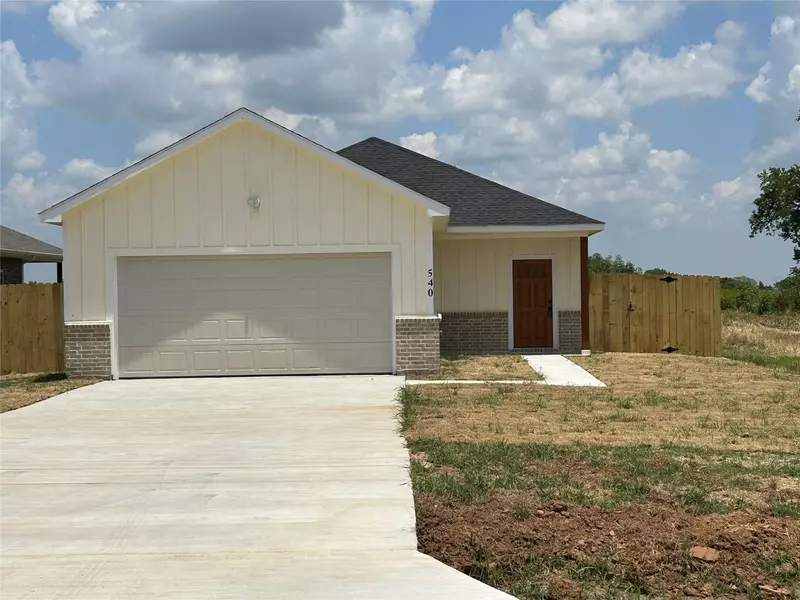 540 N Garrett Avenue, Garrett, TX 75119