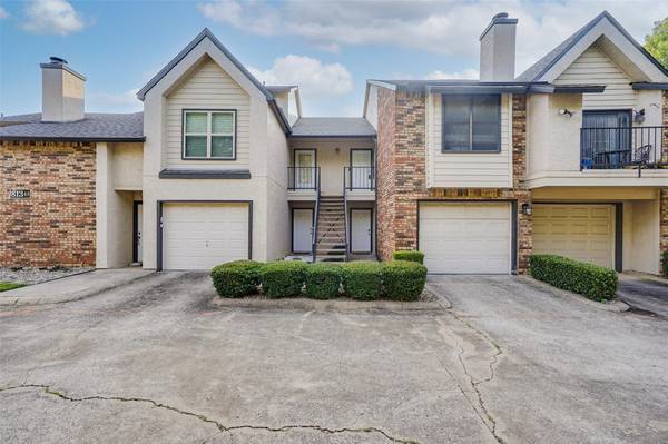 813 W Harwood Road #B, Hurst, TX 76054