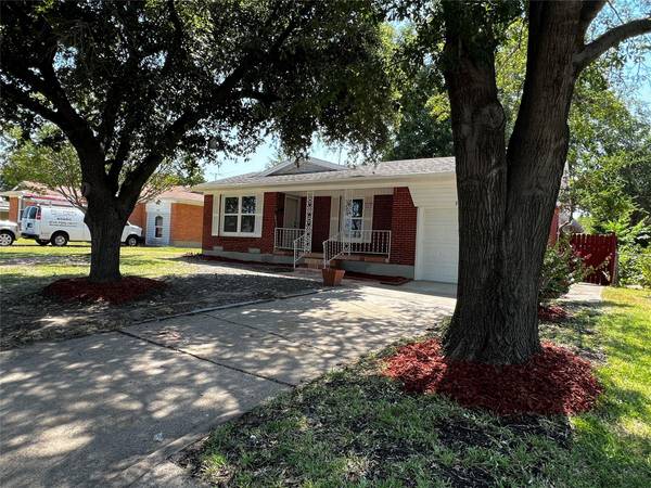 1704 Ridgeview Street, Mesquite, TX 75149