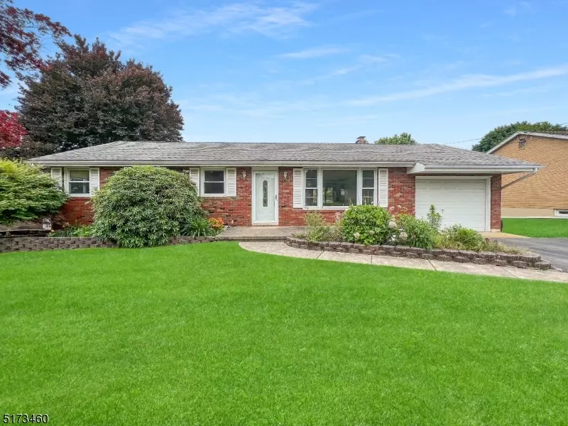 416 Liggett Blvd, Pohatcong Twp., NJ 08865