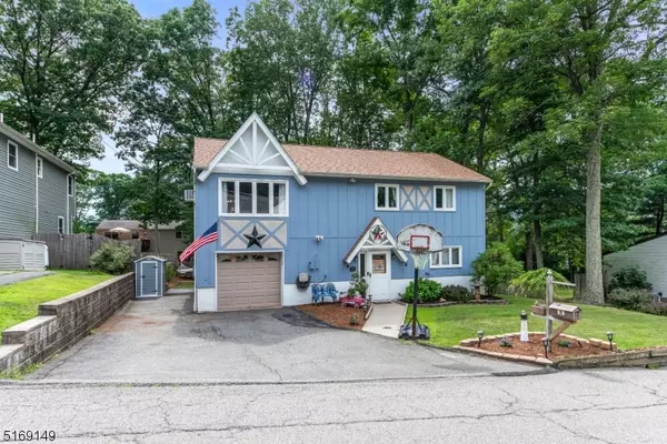 8 Idalroy Trl, Hopatcong Boro, NJ 07843