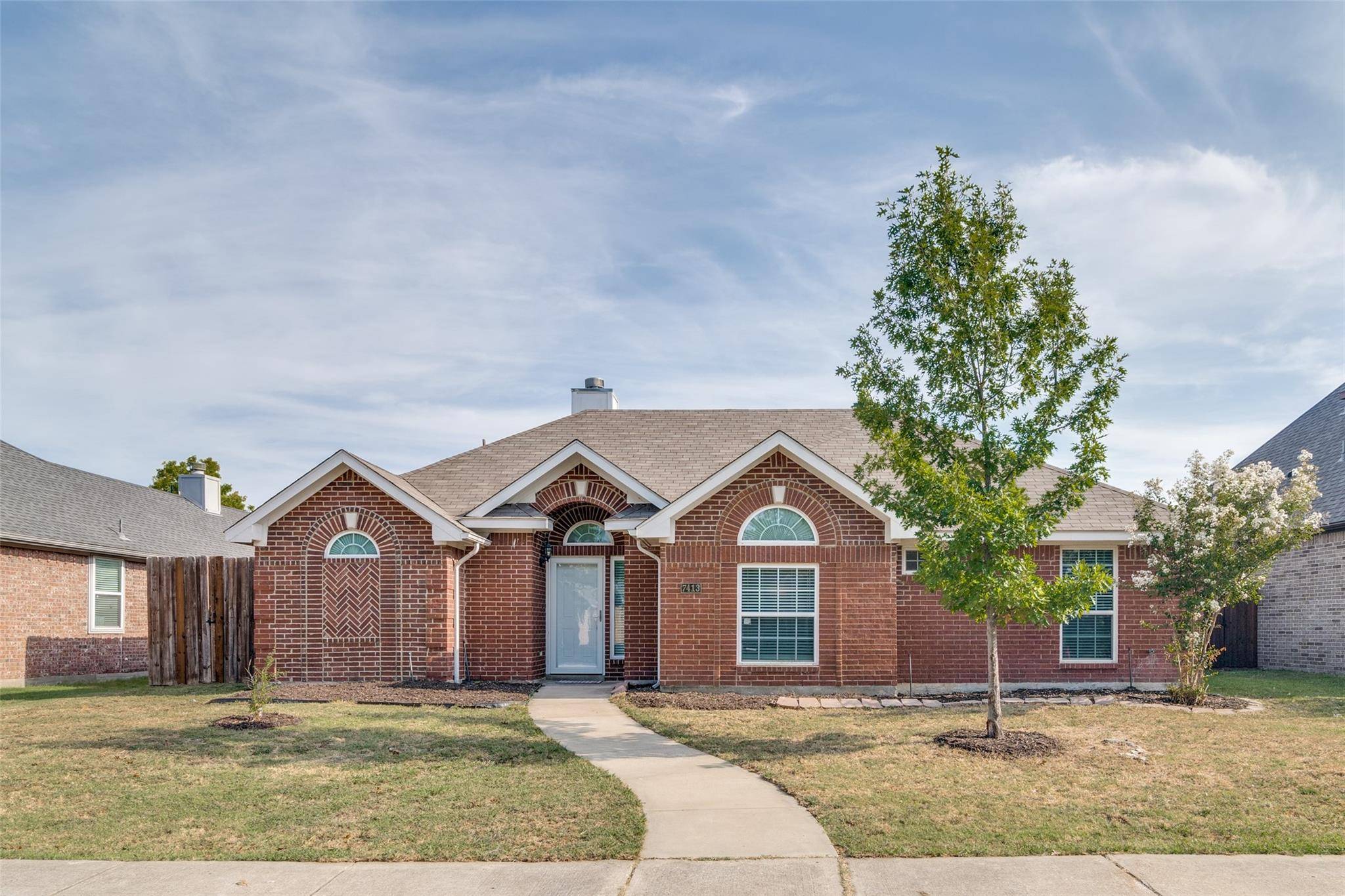 7413 Caribbean Drive,  Rowlett,  TX 75088