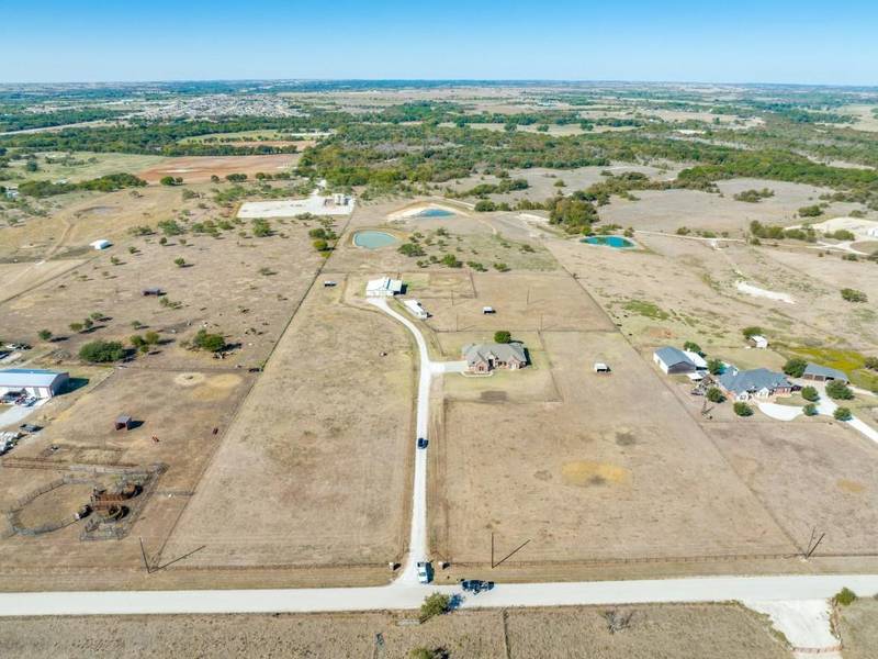 12782 N County Line Road, Ponder, TX 76259