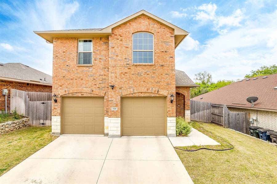 2324 Jean Hills Lane, Fort Worth, TX 76119