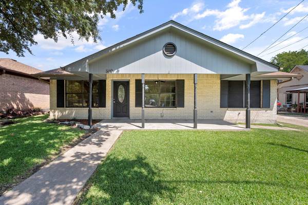 509 E 11th Street, Kemp, TX 75143