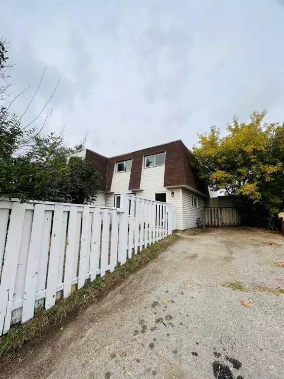 Calgary, AB T2B 0E5,3640 27A AVE SE