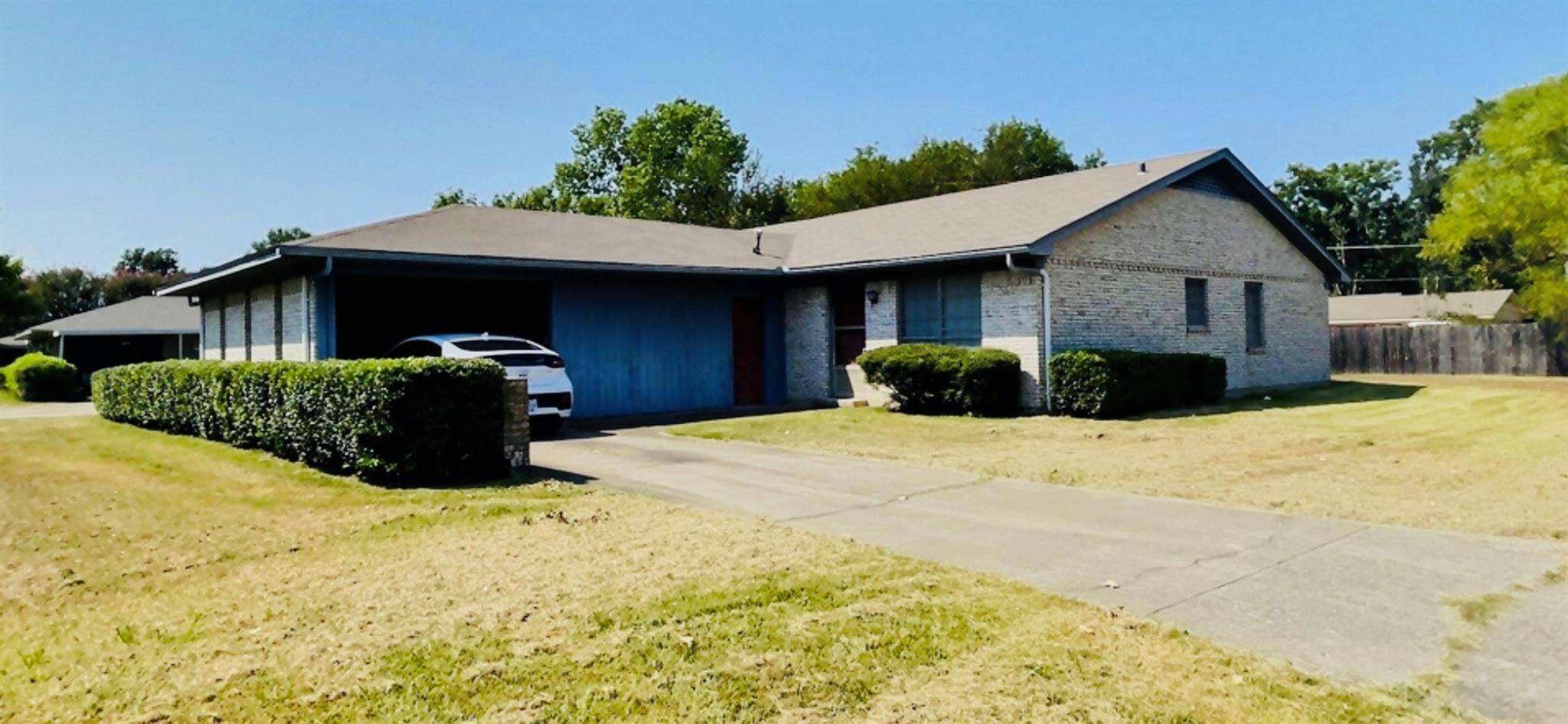 2727 Mccarley Drive, Commerce, TX 75428