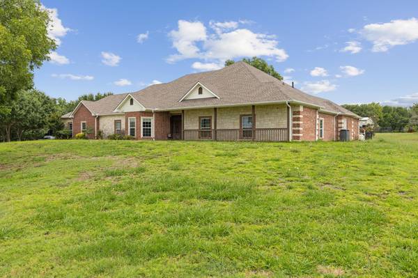 4460 County Road 3139, Lone Oak, TX 75453