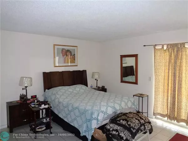 Deerfield Beach, FL 33442,1033 Newport H  #1033