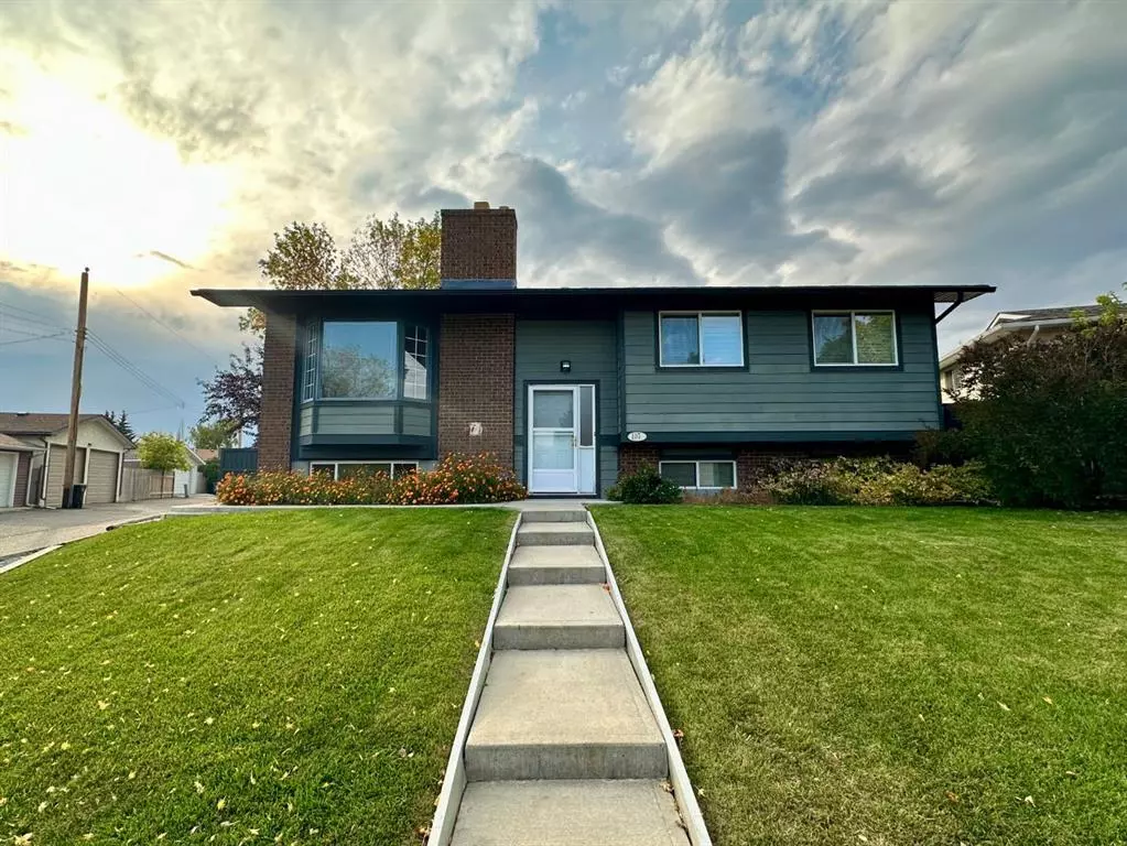 Calgary, AB T2A 4G2,107 Queen Tamara PL SE