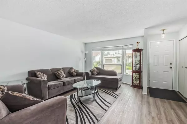 Calgary, AB T1Y 6E6,4531 43 ST NE