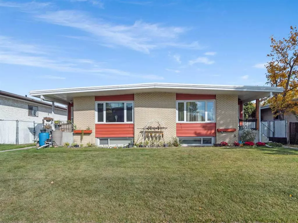 Calgary, AB T3B 2X8,36/34 Silver Springs DR NW