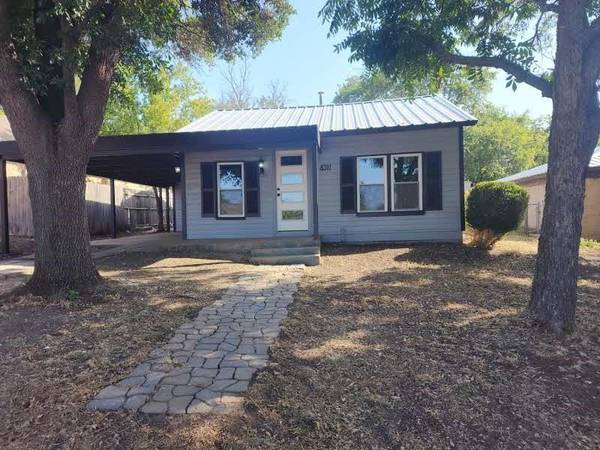 8311 Whitney Drive, White Settlement, TX 76108