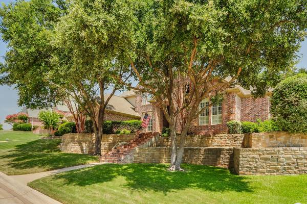 802 Greenvalley Lane, Highland Village, TX 75077