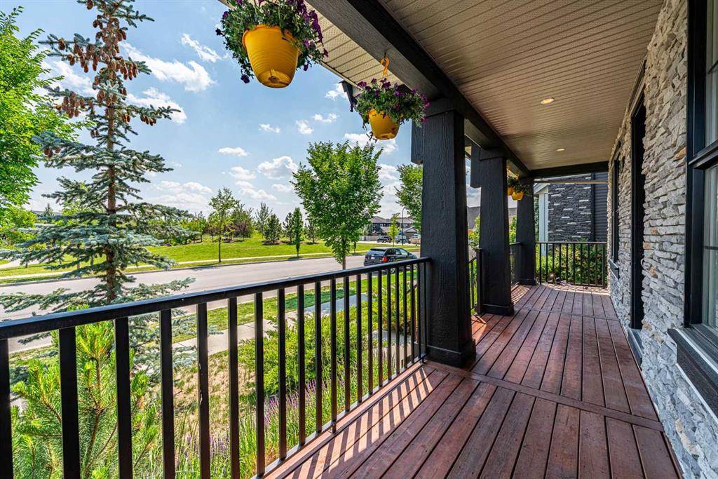 Airdrie, AB T4B 3T6,1190 Coopers DR SW