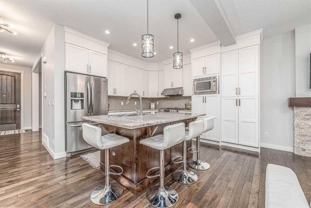 Airdrie, AB T4B 3T6,1190 Coopers DR SW