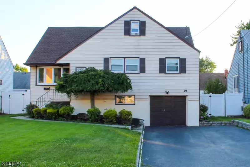 39 De Grasse St, Woodbridge Twp., NJ 08863