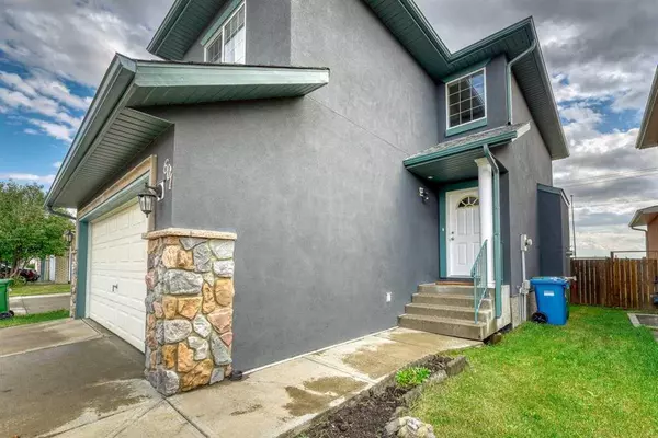 Calgary, AB T3J 4A4,601 Saddlecreek WAY NE