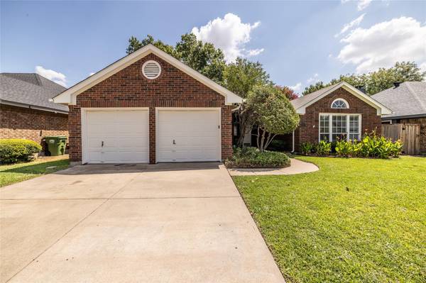 6908 Bernadine Drive, Watauga, TX 76148