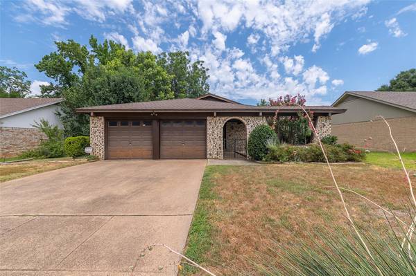 2707 Partridge Avenue, Arlington, TX 76017